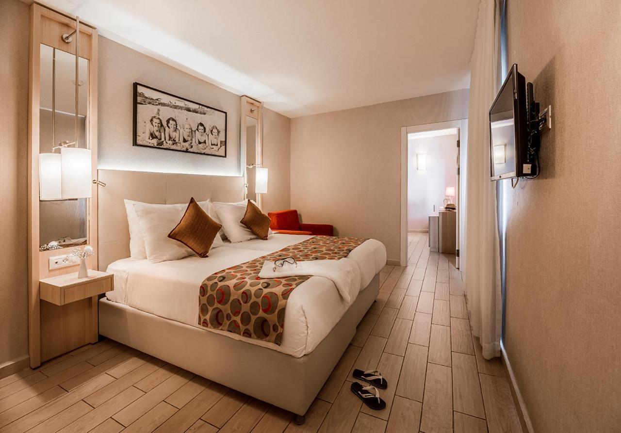 Family Room (2 Adults + 3 Children)